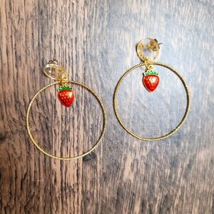 HAND CRAFTED Clear Gold Foil Textured Gold Plated Hoop Strawberry Drop E…
